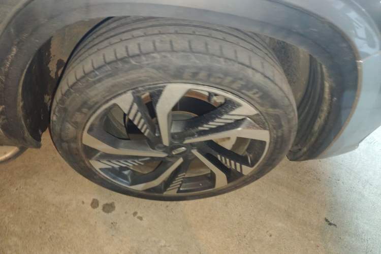 Used Geely Auto Monjaro L 2021 2.0TD DCT EVO Two-Wheel Drive Smart Luxury Version Right Front Wheel Hub