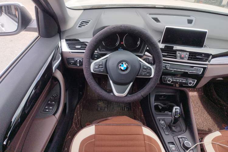 Used BMW X1 2020 sDrive20Li Fashion Model Steering Wheel