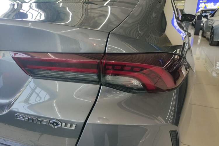 Used GAC Trumpchi EMPOW 2021 270T DCT J15 Version Right Rear Taillight