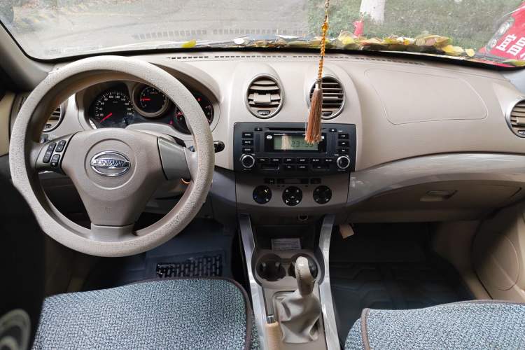 Used Jonway A380 2012 Revised Version 1.6L Manual Standard Edition Center Console