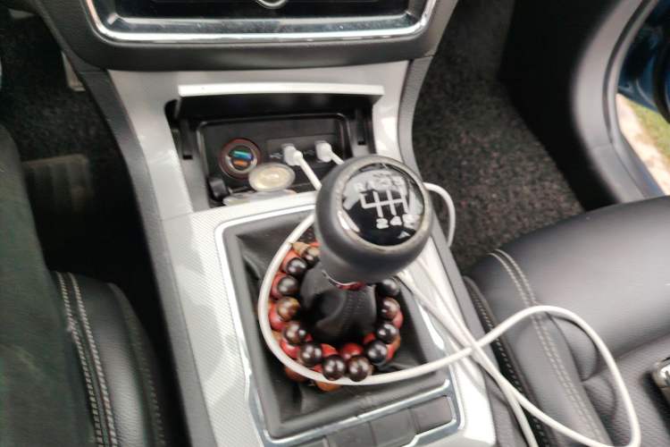 Used Roewe RX5 2018 20T Two-Wheel Drive Manual Internet Elite Edition