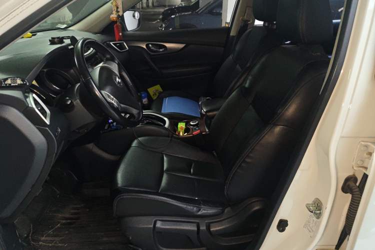 Used Nissan X-Trail 2016 2.0L CVT Smart Enjoyment Version 4WD