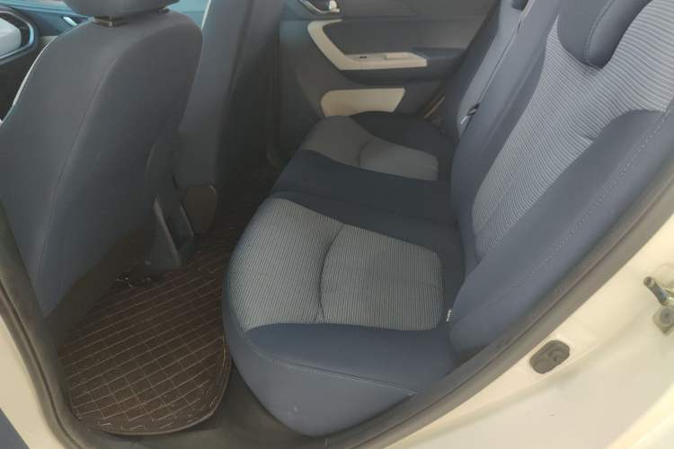 Used CHANGAN OSHAN Benni E-Star 2022 Charming Edition Colorful Model Lithium-Ion Battery Left Rear Seat