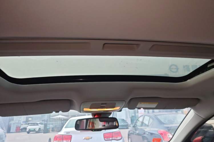 Used Roewe i6 2017 20T Automatic Internet ZhiZun Edition Headliner