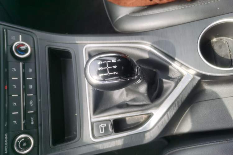Used Geely Auto Vision 2020 Revised 1.5L Manual Asian Games Edition Gear Lever