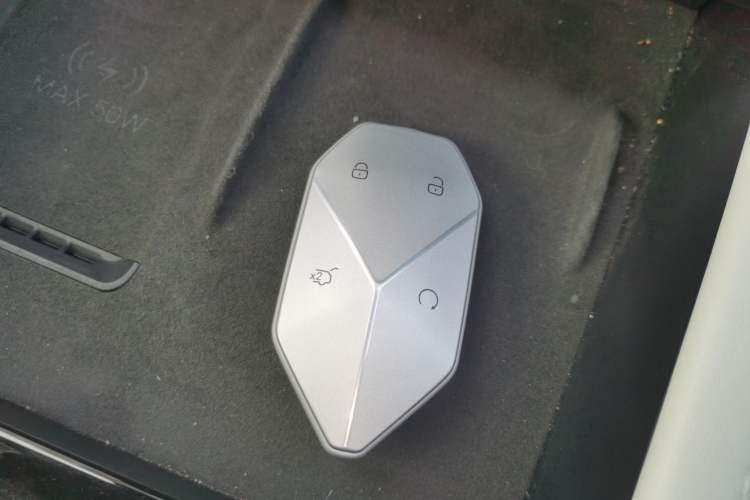 Used Formula Leopard Titanium 3 2025 501KM All-Wheel Drive Intelligent Driving Ultra Version