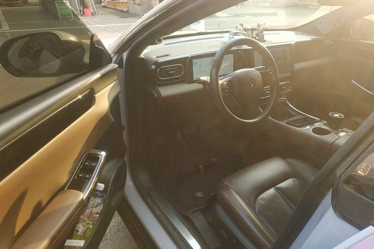 Used Leapmotor C01 2023 Range-Extended 316 Smart Edition Interior 3