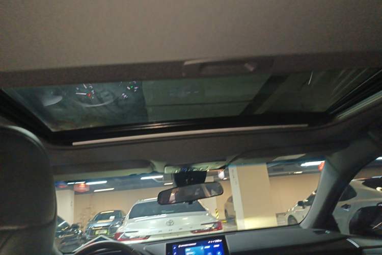 Used Toyota Avalon 2023 2.5L Luxury Edition Headliner