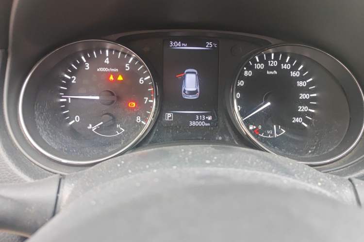 Used Nissan X-Trail 2017 2.0L CVT Comfort Edition 2WD Odometer Close Up