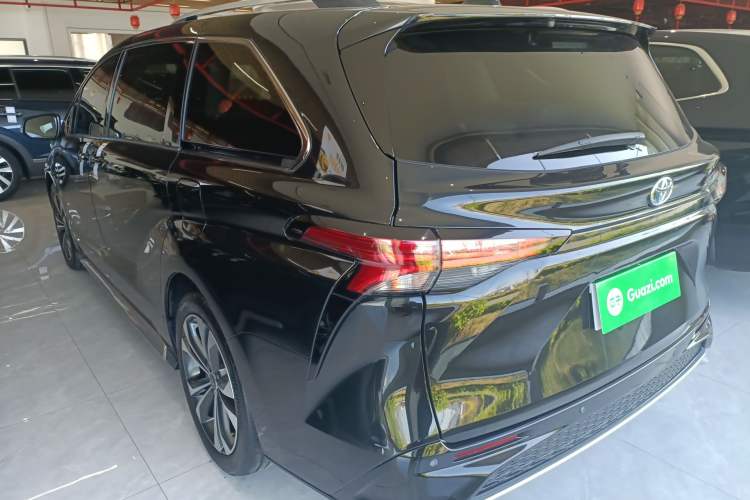 Used Toyota Granvia 2023 2.5L Hybrid Prestige PLUS Edition Exterior 2