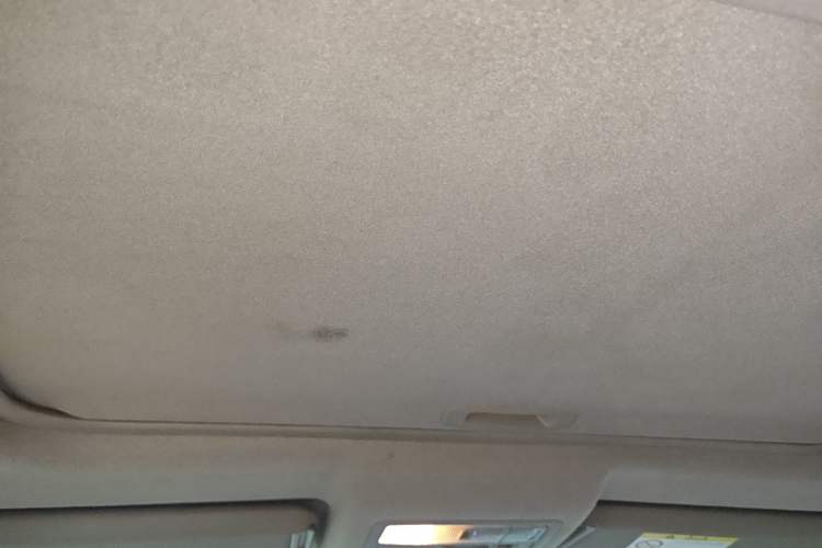 Used Toyota Highlander 2012 2.7L Two-Wheel Drive 7-Seater Luxury Edition Headliner