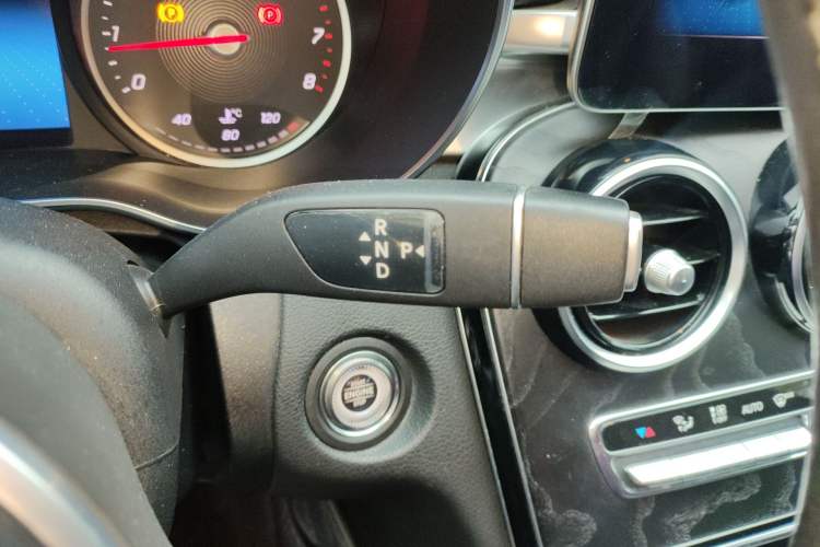 Used Mercedes-Benz C-Class 2019 C 180 L Fashion Edition Sport Version Gear Lever