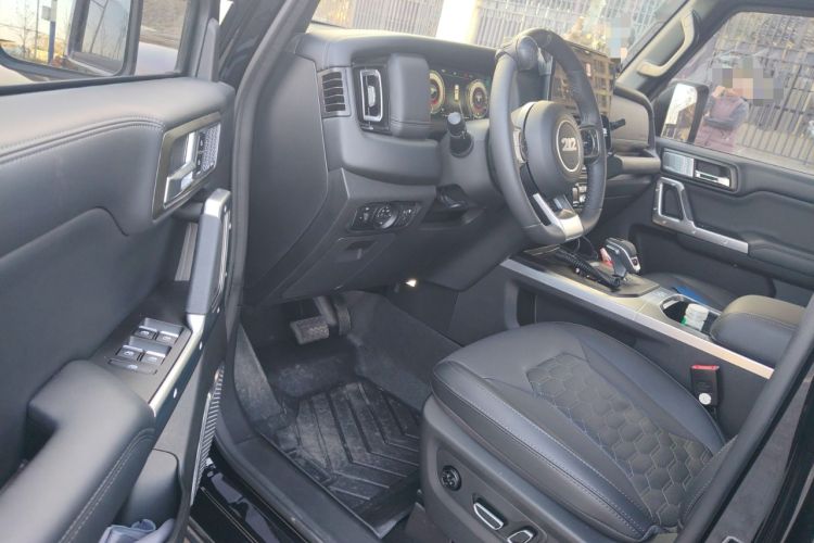 Used 212 T01 2025 2.0T Changfeng