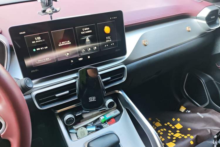 Used Geely Auto Coolray New Energy 2022 1.5T ePro 85KM Starry Edition Audio And AC Panel