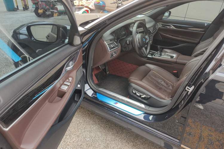 Used BMW 7 Series 2018 740Li M Sport Package Leading Model Driver Seat