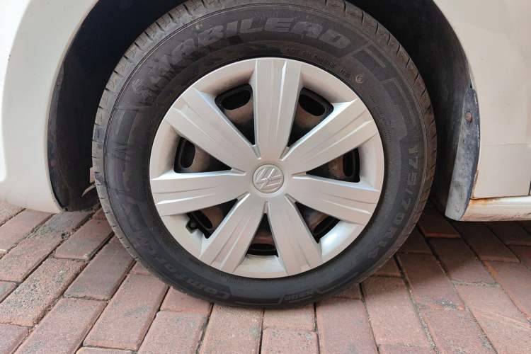 Used Volkswagen Jetta 2013 1.6L Manual Fashion Edition Right Front Wheel Hub