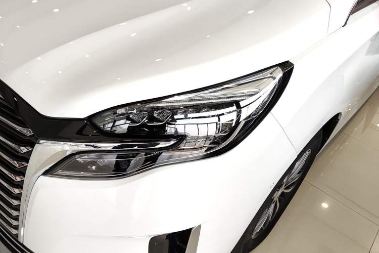 Used Buick GL8 2023 ES Lu Zun Deluxe Model
