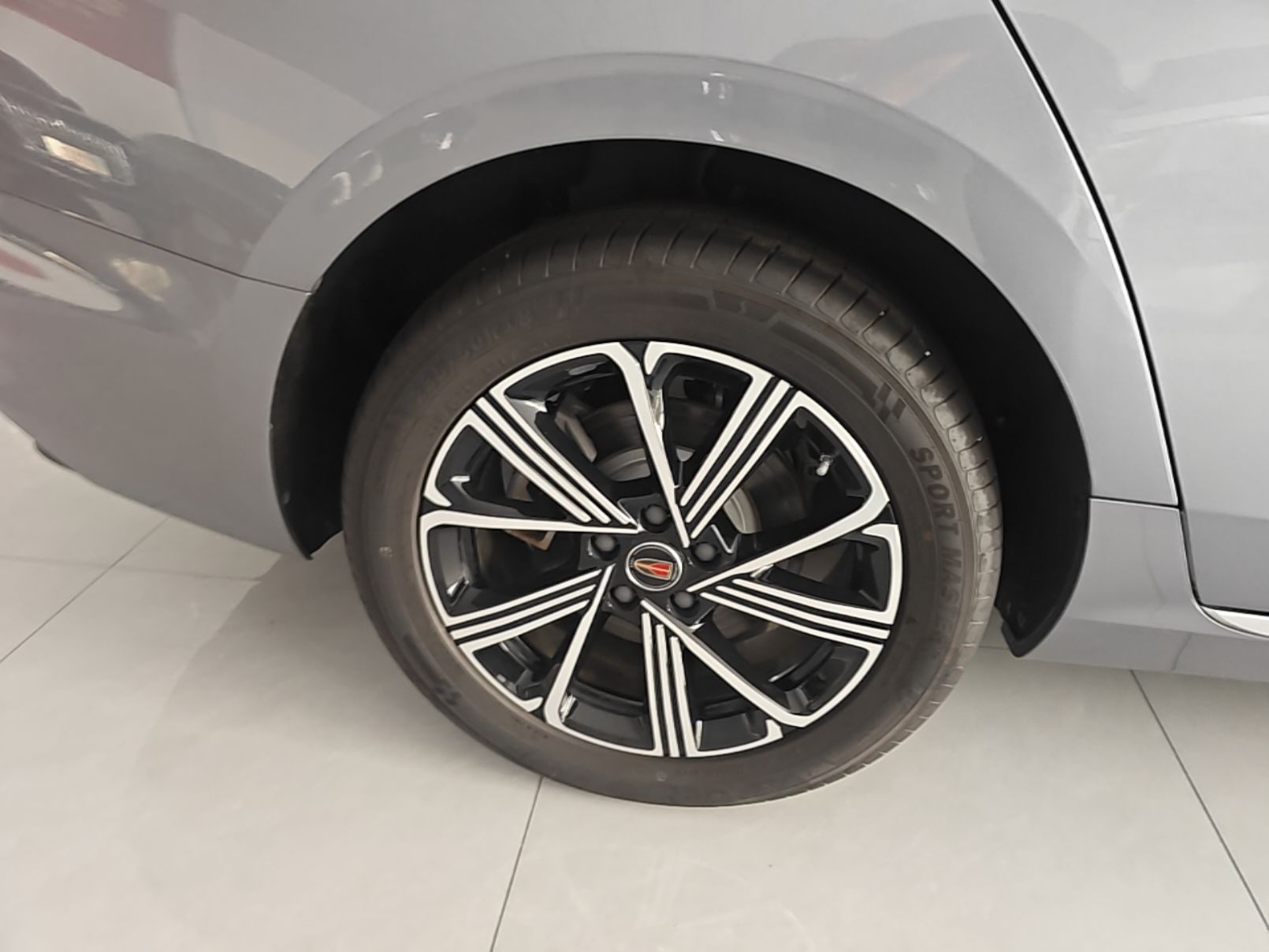 Hongqi H5 PHEV 2025 170 Super Hybrid Version — снимка 11