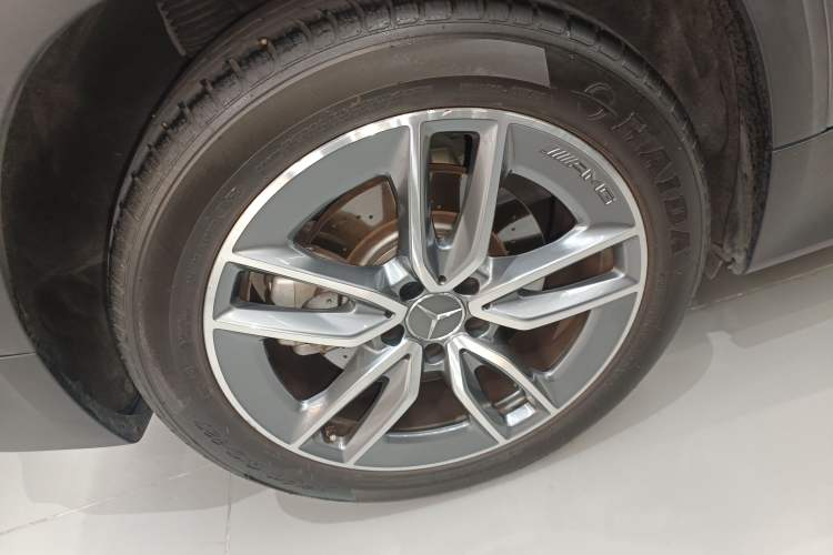 Used Mercedes-Benz GLB AMG 2021 AMG GLB 35 4MATIC Right Rear Wheel Hub