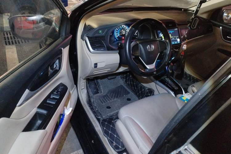 Used Honda Crider 2013 1.8L automatic comfort version