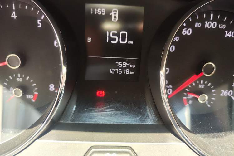 Used Volkswagen Lamando 2017 230TSI Manual Trend Edition Odometer Close Up