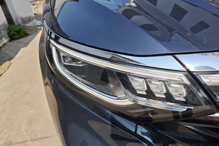 Used Roewe iMAX8 2022 400TGI Celebration Edition
