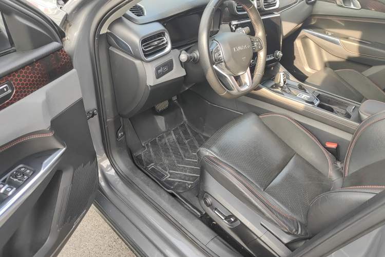 Used Lynk & Co 02 2018 1.5T DCT Two-Wheel Drive Pro Version China V Emission Standard
