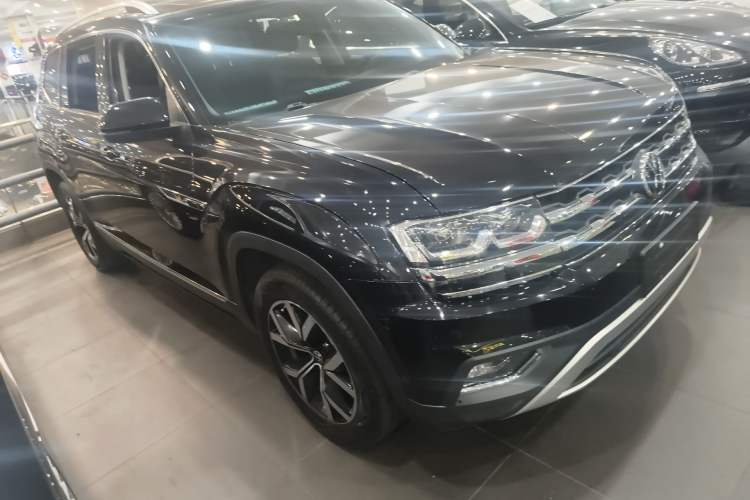 Used Volkswagen Teramont 2020 330TSI Two-Wheel-Drive Luxury Edition China VI Standard Front Right 45 Deg