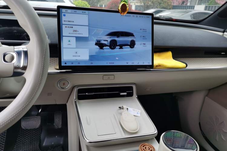 Used Toyota BZ 3X 2025 520 Pro Audio And AC Panel