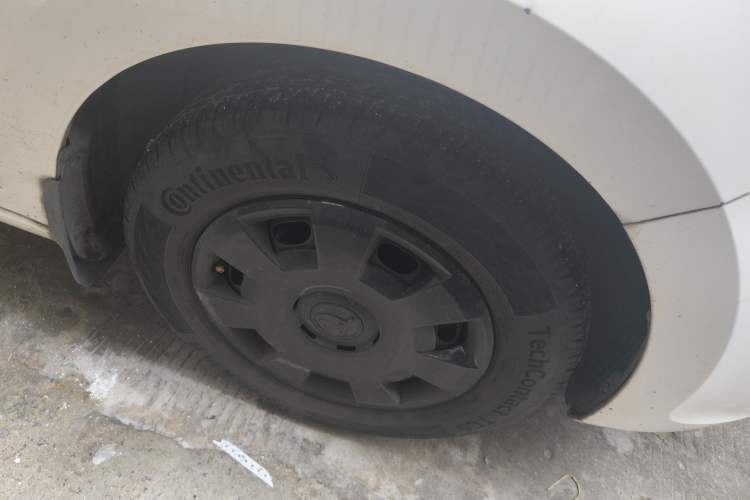 Used Skoda Rapid 2013 1.4L Manual Enjoyment Model Right Front Wheel Hub