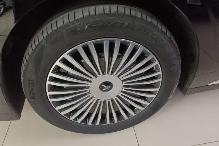 Used VOYAH Dream 2025 PHEV Four-Wheel Drive Excellence Kunpeng Edition Right Rear Wheel Hub