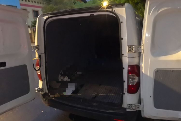 Used SAIC MAXUS EV30 2023 Pure-Electric Smart Logistics Expert with Long Wheelbase—Equipped with CATL Power Battery Trunk