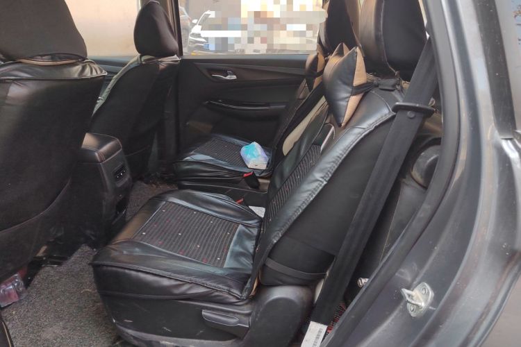 Used Baojun 730 2019 1.5T Manual Fashion Model 7-seater China VI