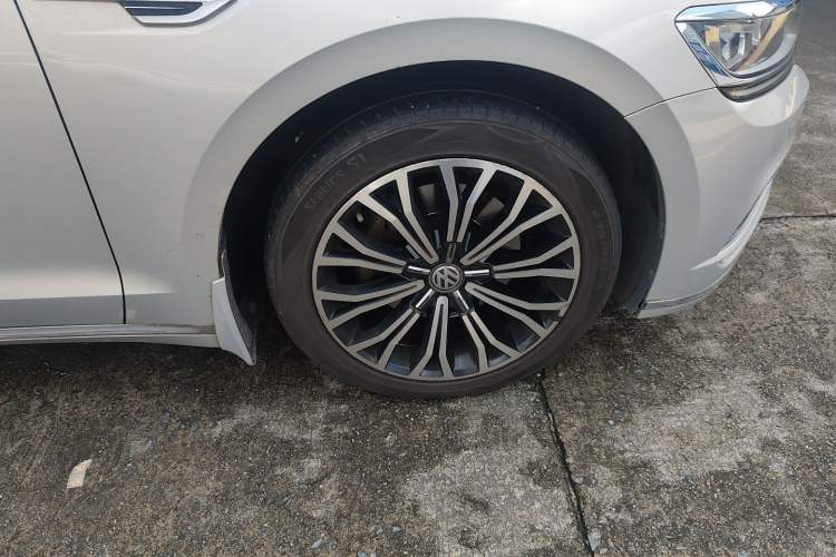 Used Volkswagen Phideon 2018 Revised Version 380TSI Two-Wheel Drive Business Edition
