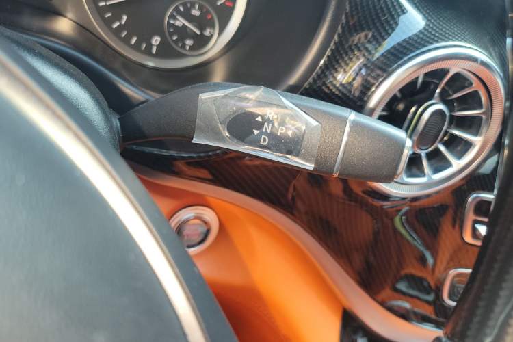 Used Mercedes-Benz Vito 2023 2.0T Business Version 7 Seats Gear Lever