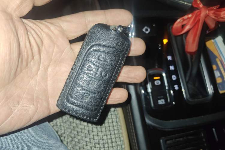 Used GAC Trumpchi GS8 2017 320T Two-Wheel Drive Luxury Smart Connectivity Version (7 Seats)
