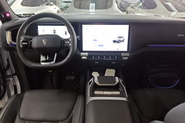 Used Deepal G318 2024 Four-Wheel-Drive Air Suspension Model