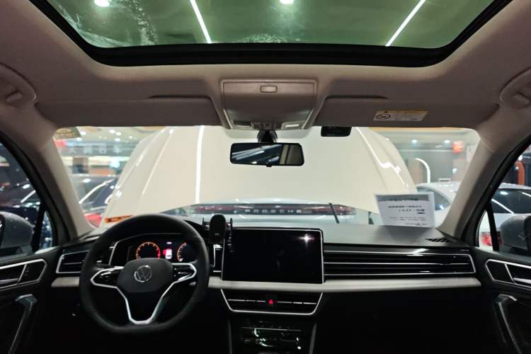 Used Volkswagen Tiguan L 2022 330TSI Automatic Two-Wheel Drive Smart Edition