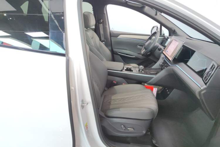 Used BYD Song L DM-i 2025 Intelligent Driving Version 160 km Beyond-Range Type Right Front Seat