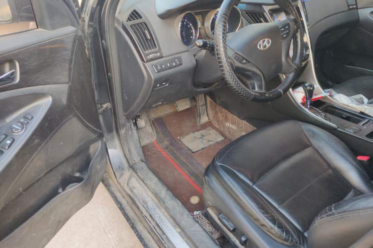 Used Hyundai Sonata 2011 2.0L Automatic Luxury Edition
