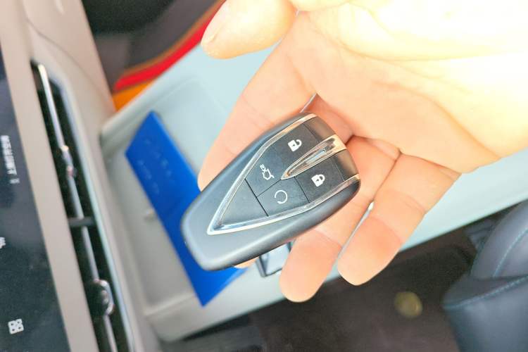 Used CHANGAN UNI-Z New Energy 2024 Blue Whale Smart Electric iDD 125km Beyond Edition Interior 1