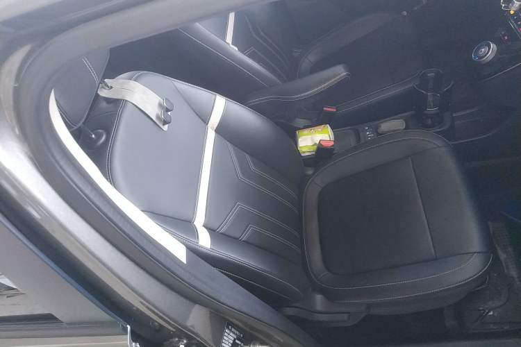 Used ORA White Cat 2022 Xiaoyue Mao Edition 401 km Flagship Model Lithium Ternary