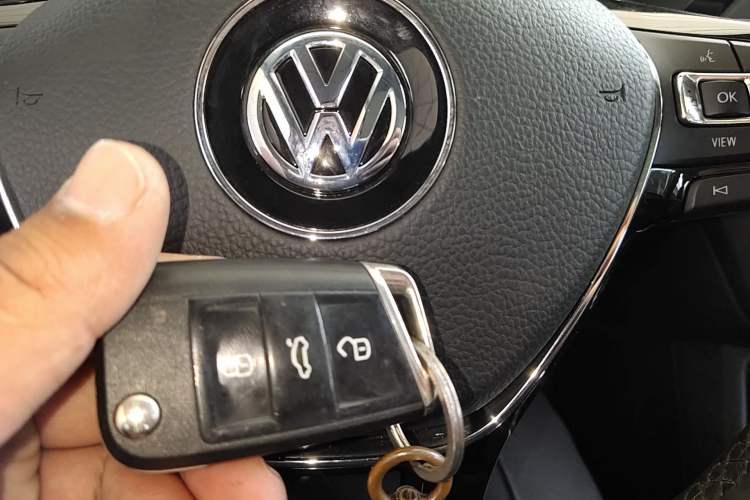 Used Volkswagen Tiguan L 2018 Facelift 330TSI Automatic Two-Wheel Drive Luxury Edition Interior 1