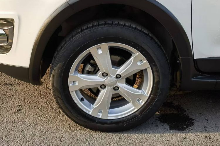 Used Haval H1 2017 Red-Label 1.5L AMT Comfort Model Right Rear Wheel Hub