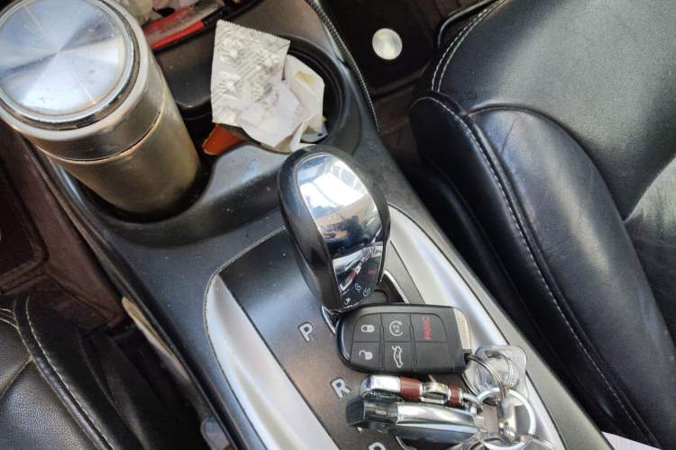 Used Dodge Journey 2013 2.4L Two-Wheel Drive Luxury Version