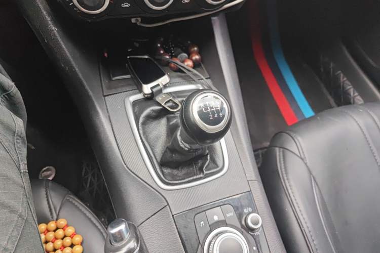 Used Mazda 3 Axela 2017 Sedan 1.5L Manual Comfort Model Emission Standard China V Gear Lever