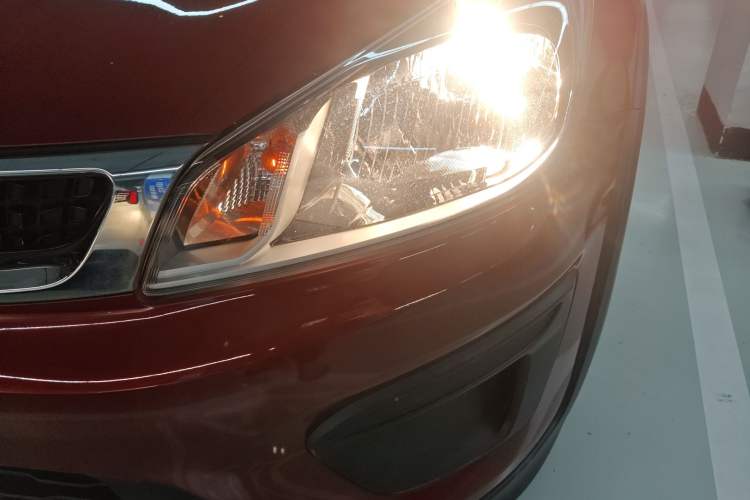 Used Kia KX Cross 2017 1.4L AT GLS Left Front Headlight