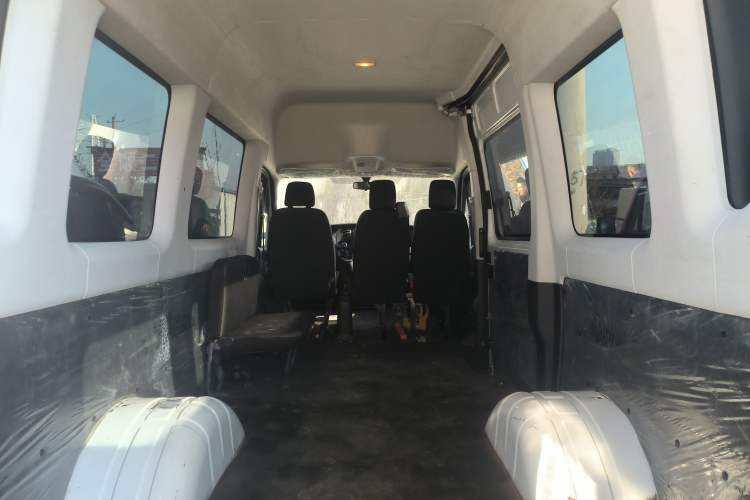 Used Iveco Eurocargo 2021 2.0T Manual Super Rui Long Wheelbase Short Overhang High Roof Side-Sliding Door F1A