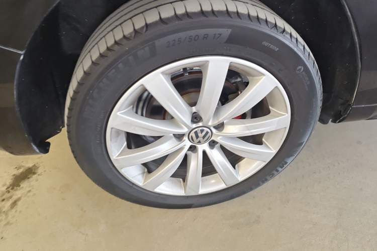 Used Volkswagen Sharan 2014 2.0 TSI Comfort Model
