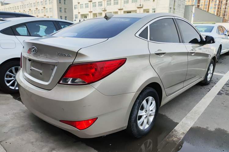 Used Hyundai Verna (older generation) 2014 1.4L Manual Smart GLS Trim
